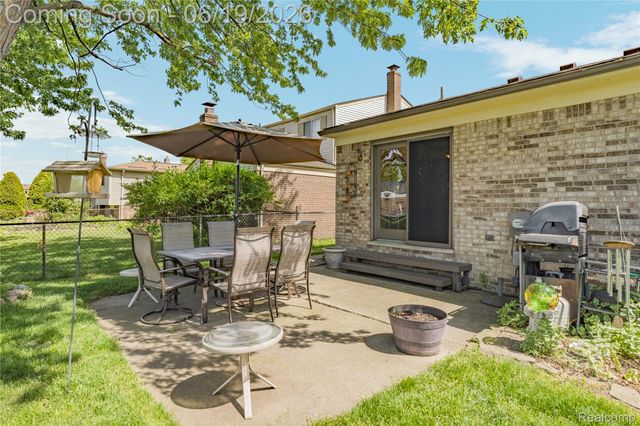 3433 Dobbin Drive, Sterling Heights, MI 48310