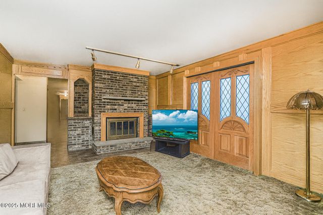 31 Devonshire Drive, Morganville, NJ 07751