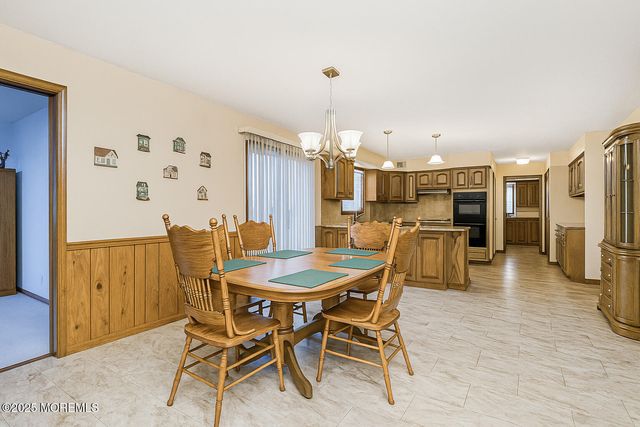 31 Devonshire Drive, Morganville, NJ 07751