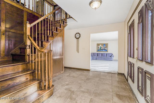 31 Devonshire Drive, Morganville, NJ 07751