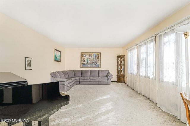 31 Devonshire Drive, Morganville, NJ 07751