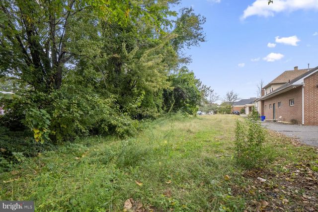 631 N BROAD ST, Woodbury, NJ 08096