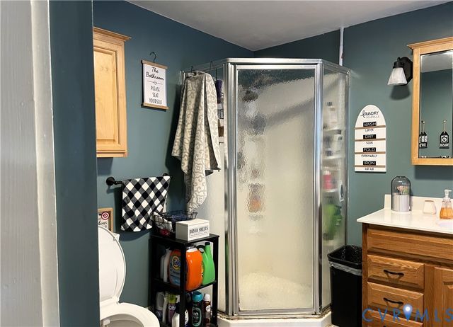 1825 Needham Dr, Victoria, VA 23974