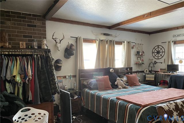 1825 Needham Dr, Victoria, VA 23974