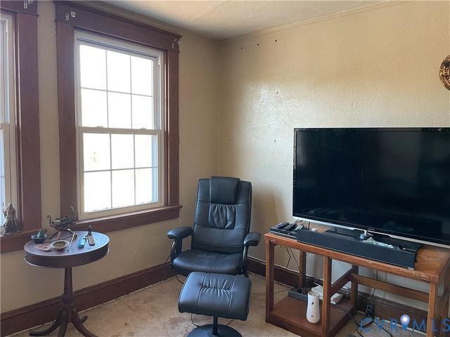 1825 Needham Dr, Victoria, VA 23974