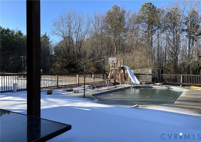 1825 Needham Dr, Victoria, VA 23974