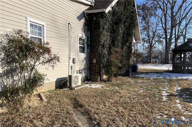 1825 Needham Dr, Victoria, VA 23974