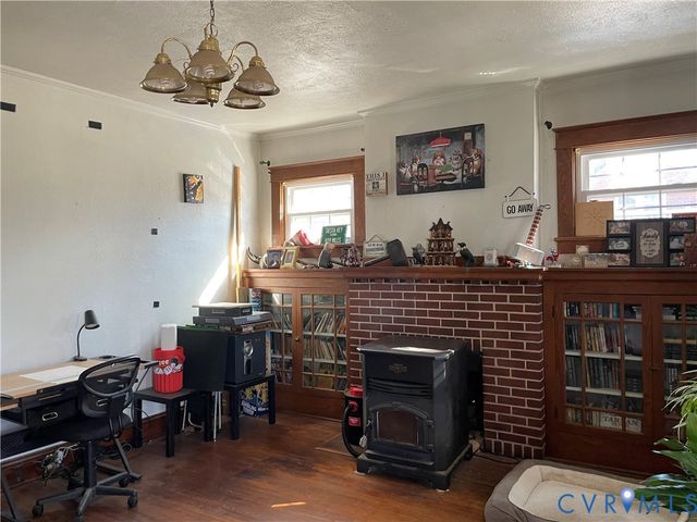 1825 Needham Dr, Victoria, VA 23974