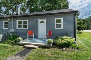 2392 W AUBURN Road, Rochester Hills, MI 48309