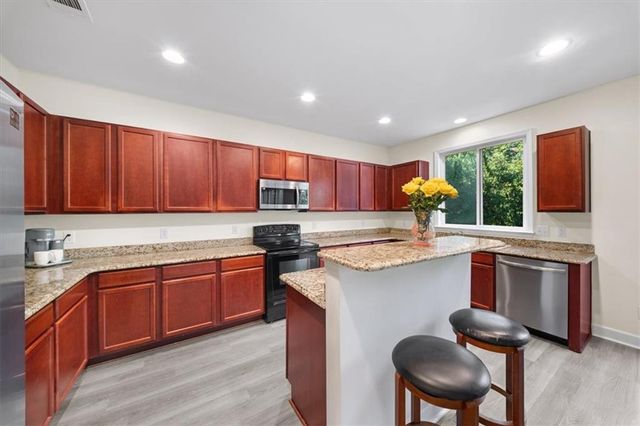 6018 Oakdale SE Road, Mableton, GA 30126