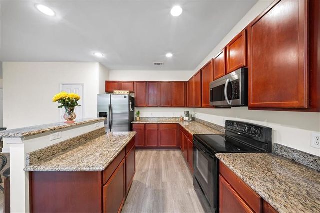 6018 Oakdale SE Road, Mableton, GA 30126
