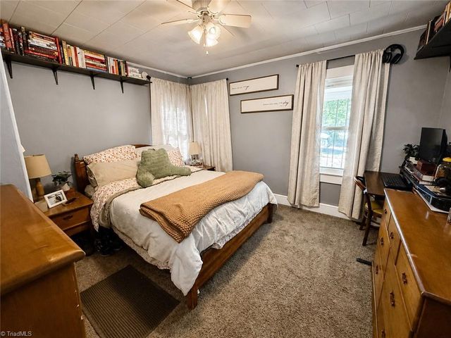 158 Wisconsin Avenue, Elkin, NC 28621