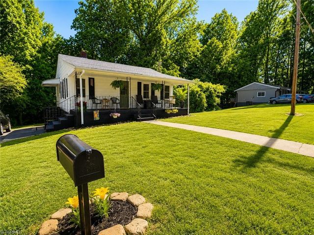 158 Wisconsin Avenue, Elkin, NC 28621