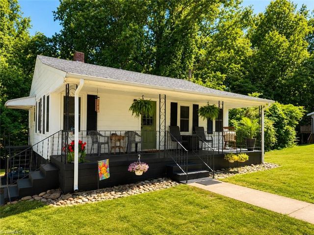 158 Wisconsin Avenue, Elkin, NC 28621