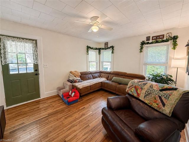 158 Wisconsin Avenue, Elkin, NC 28621