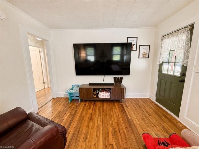 158 Wisconsin Avenue, Elkin, NC 28621
