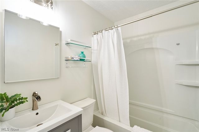 4340 W 189th Street, Cleveland, OH 44135