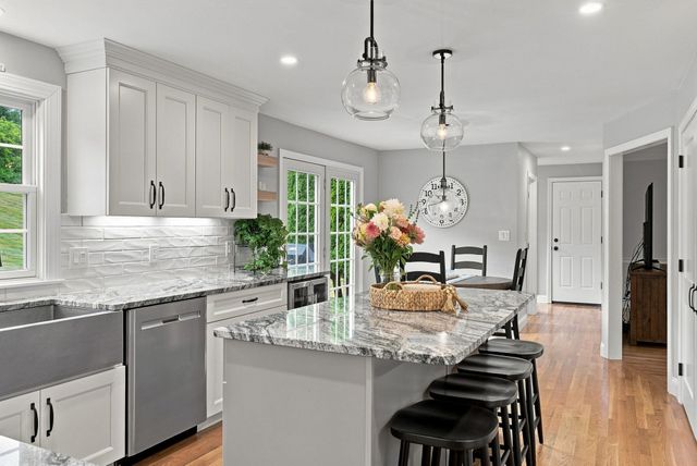 207 French Farm Rd, North Andover, MA 01845