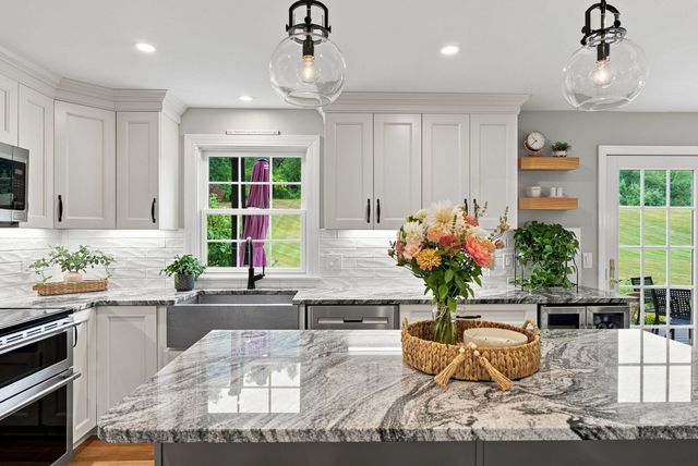 207 French Farm Rd, North Andover, MA 01845