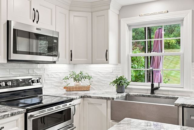 207 French Farm Rd, North Andover, MA 01845