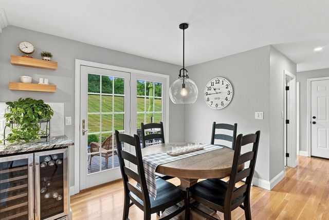 207 French Farm Rd, North Andover, MA 01845