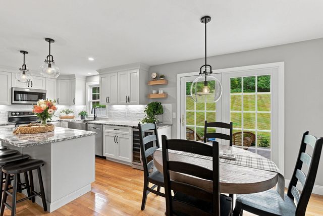 207 French Farm Rd, North Andover, MA 01845