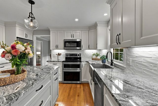 207 French Farm Rd, North Andover, MA 01845