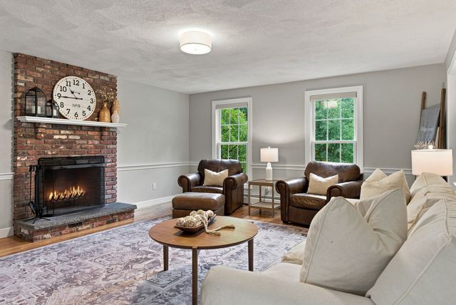 207 French Farm Rd, North Andover, MA 01845