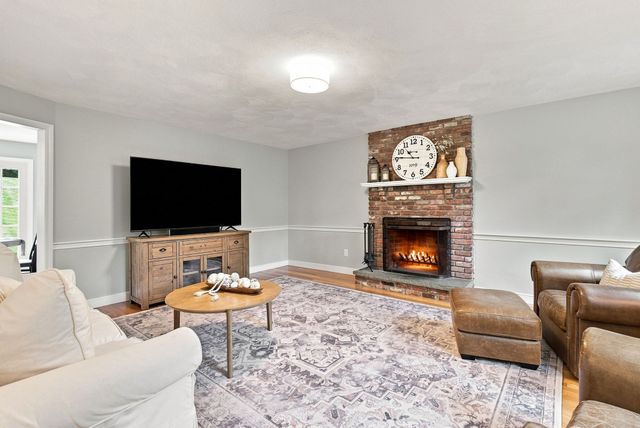 207 French Farm Rd, North Andover, MA 01845