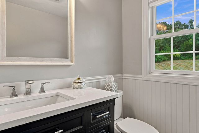 207 French Farm Rd, North Andover, MA 01845