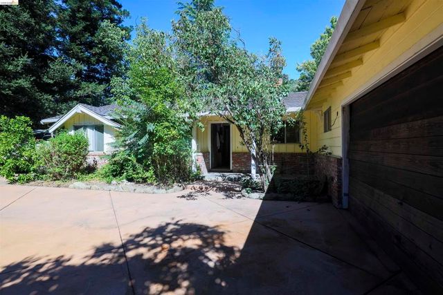 5039 Alhambra Valley Rd, Martinez, CA 94553
