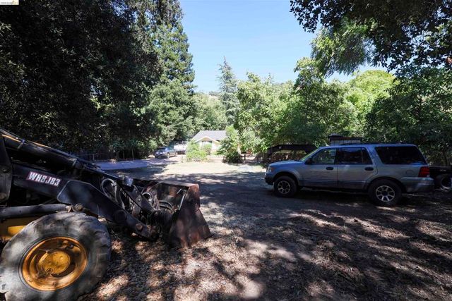 5039 Alhambra Valley Rd, Martinez, CA 94553