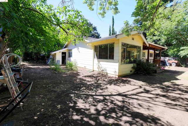 5039 Alhambra Valley Rd, Martinez, CA 94553