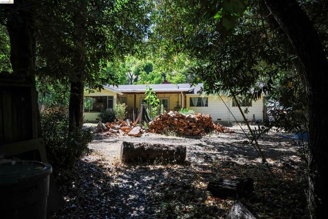 5039 Alhambra Valley Rd, Martinez, CA 94553