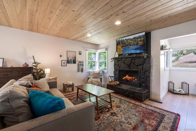 615 Chipmunk Lane, Big Bear, CA 92315