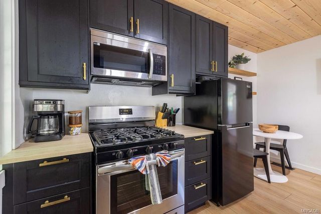 615 Chipmunk Lane, Big Bear, CA 92315