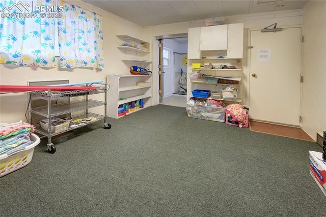 1015 W Cheyenne Road, Colorado Springs, CO 80906