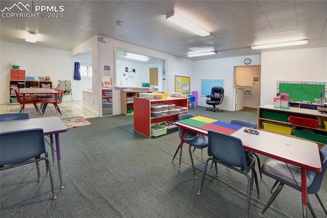 1015 W Cheyenne Road, Colorado Springs, CO 80906