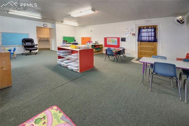 1015 W Cheyenne Road, Colorado Springs, CO 80906