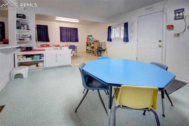 1015 W Cheyenne Road, Colorado Springs, CO 80906