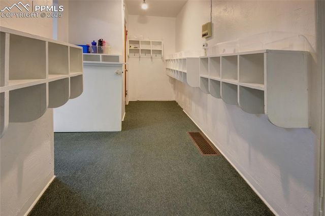 1015 W Cheyenne Road, Colorado Springs, CO 80906