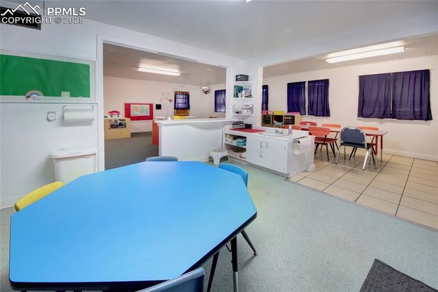 1015 W Cheyenne Road, Colorado Springs, CO 80906