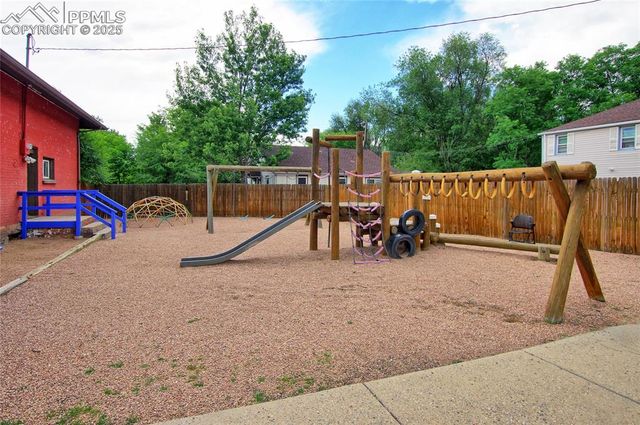 1015 W Cheyenne Road, Colorado Springs, CO 80906