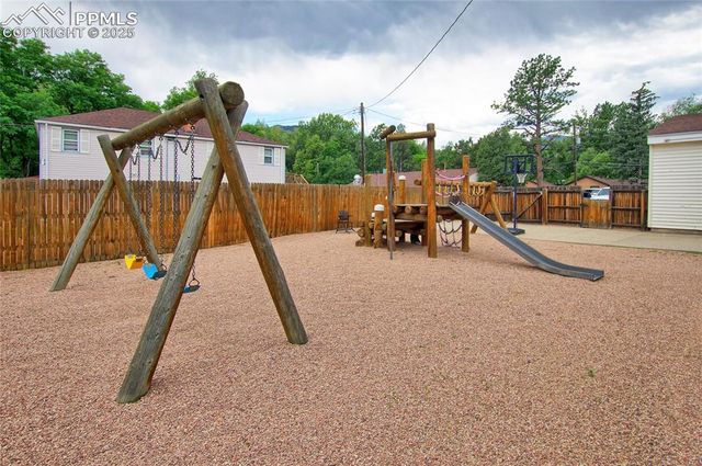 1015 W Cheyenne Road, Colorado Springs, CO 80906