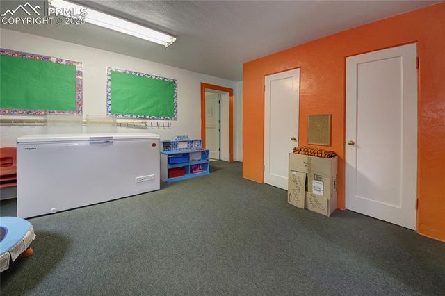 1015 W Cheyenne Road, Colorado Springs, CO 80906