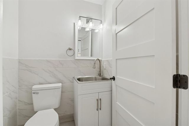 2300 NW 20th Street, Oklahoma City, OK 73107