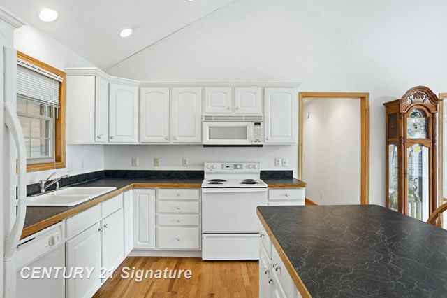 1215 Kennely Road, Saginaw, MI 48609