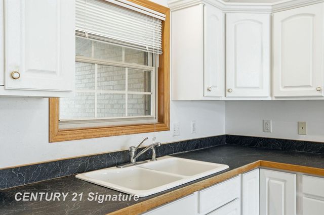 1215 Kennely Road, Saginaw, MI 48609