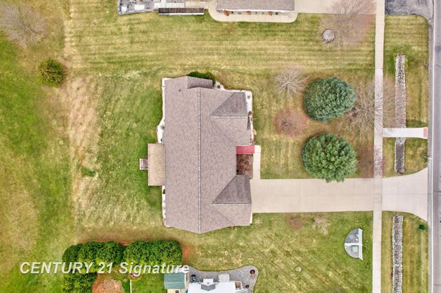 1215 Kennely Road, Saginaw, MI 48609