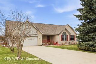 1215 Kennely Road, Saginaw, MI 48609